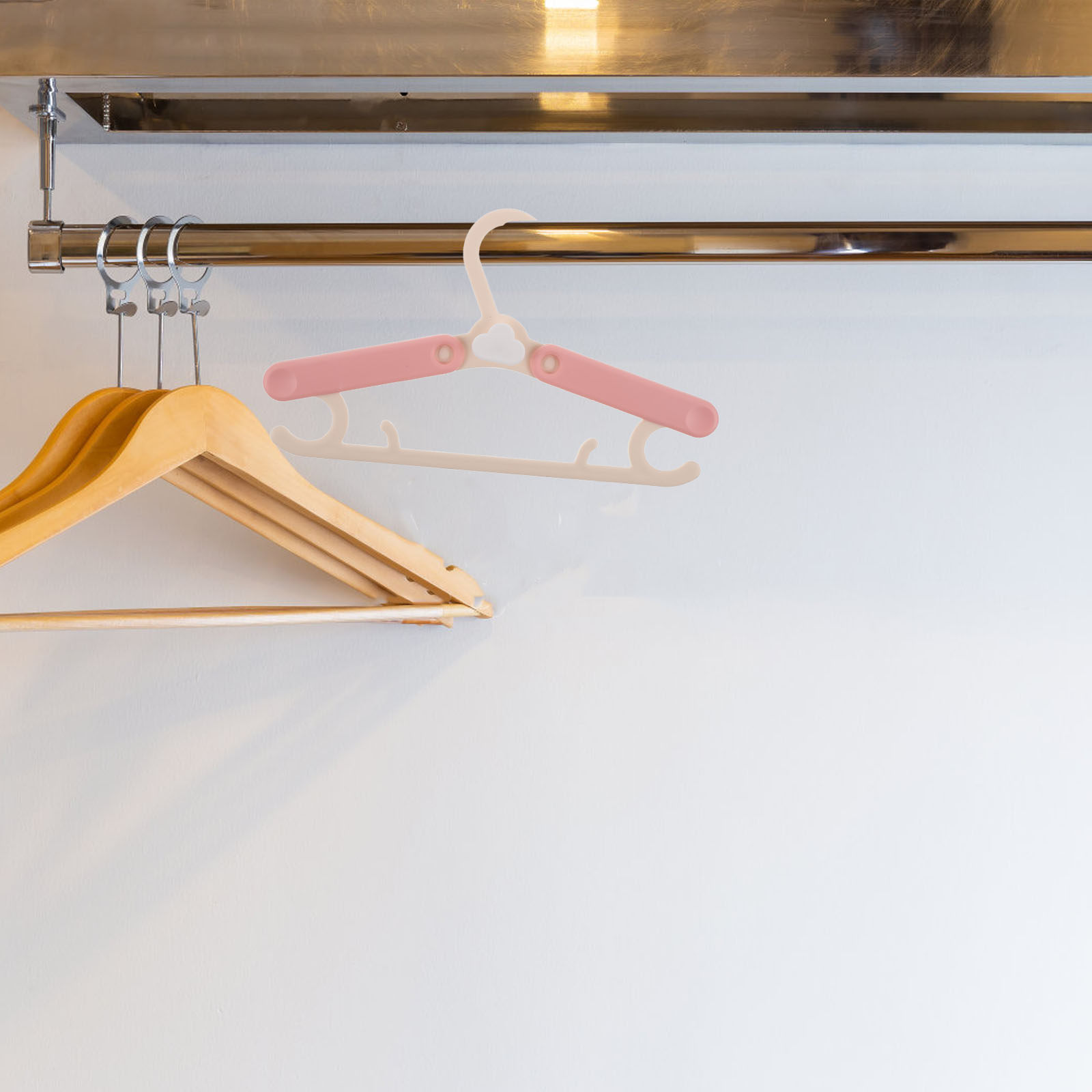 5 Buah Gantungan Plastik Dapat - Baby Nursery Hangers ulasan dan harga